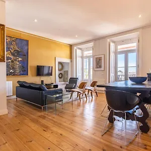 Castelo Design Aparment W/ Balcony & Super View By Lovelystay Apartment